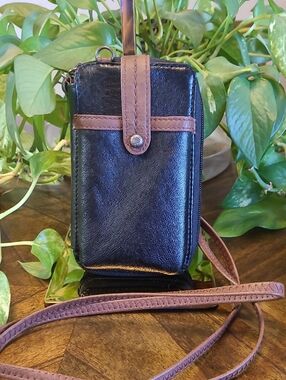 The Sac Compact Black and Brown Leather Crossbody Phone Case